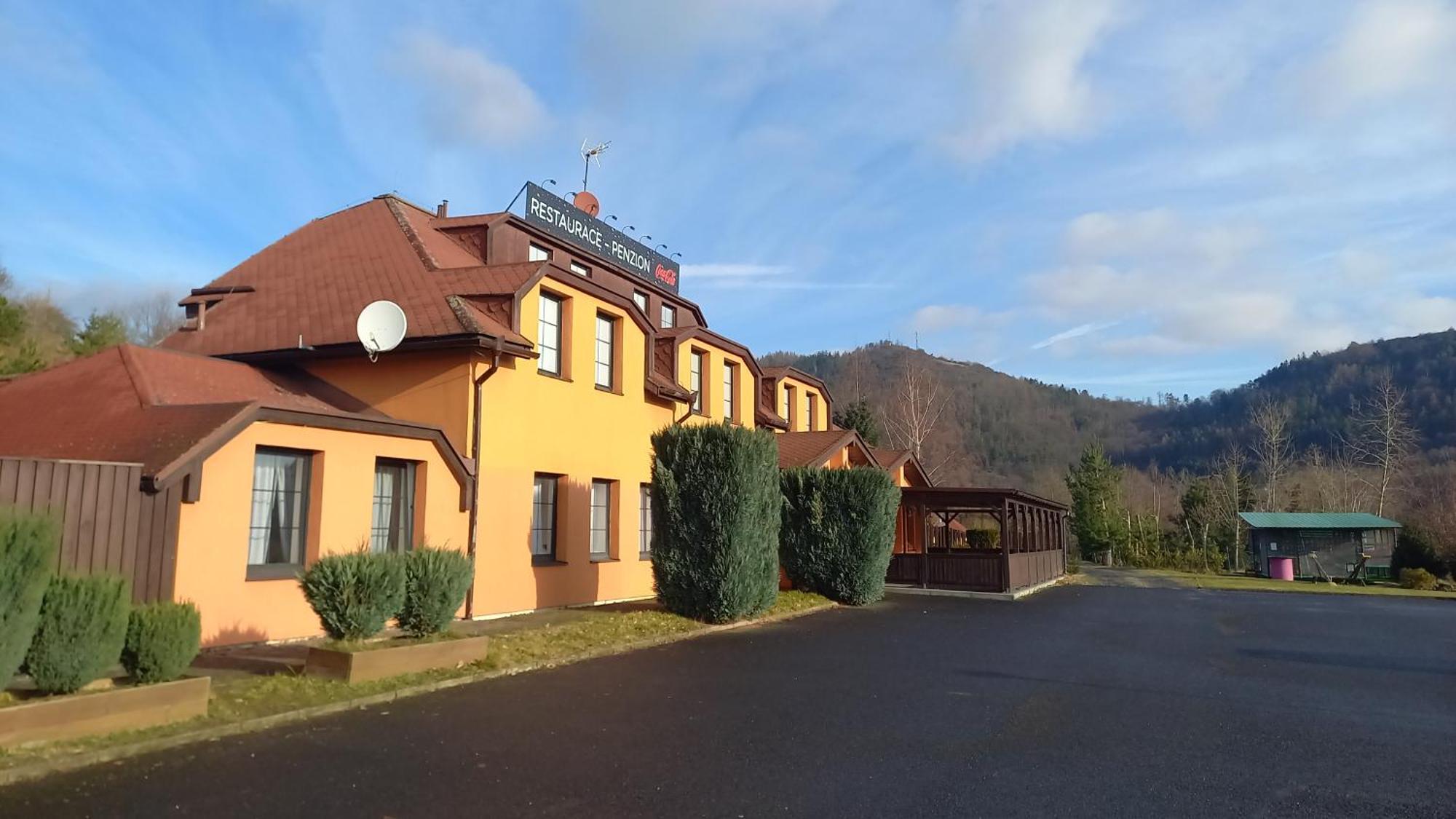 Formule Hotel Perstejn Bagian luar foto