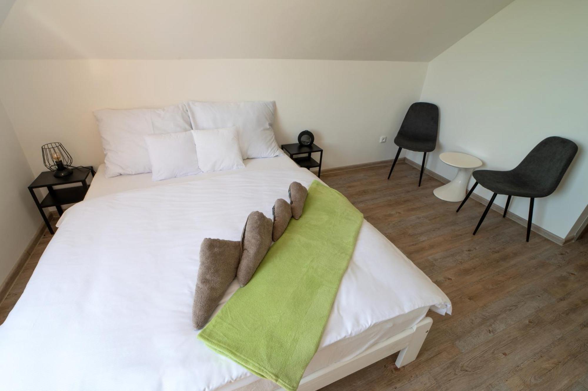 Formule Hotel Perstejn Bagian luar foto