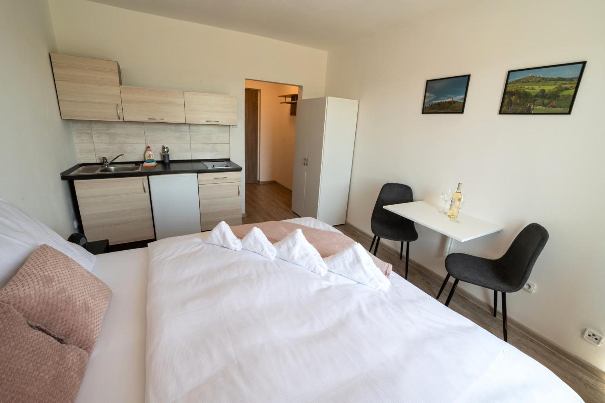 Formule Hotel Perstejn Bagian luar foto